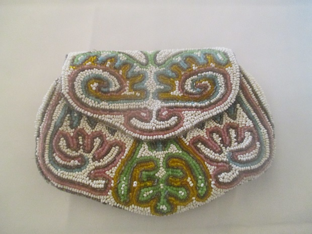 xxM60MSmall french beaded wrist bag purse x